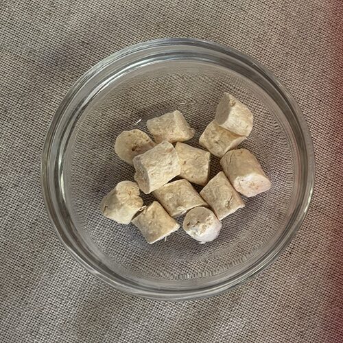 ママクック「フリーズドライササミ　粒タイプ」の粒